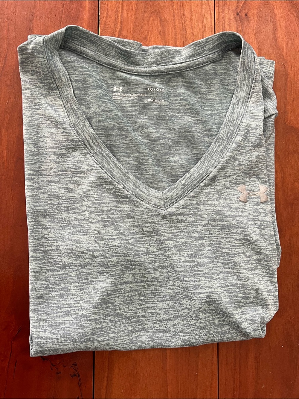 Under Armour Women's Heathered V-Neck Tee - Sea Green—Great Condition!